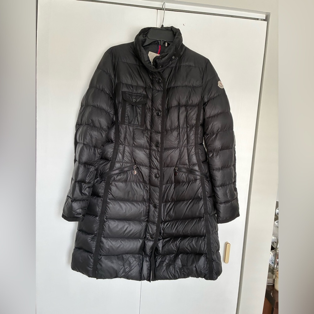 Moncler Down Black Puffer Mid Length Coat. Warm light weight. Size US 8
